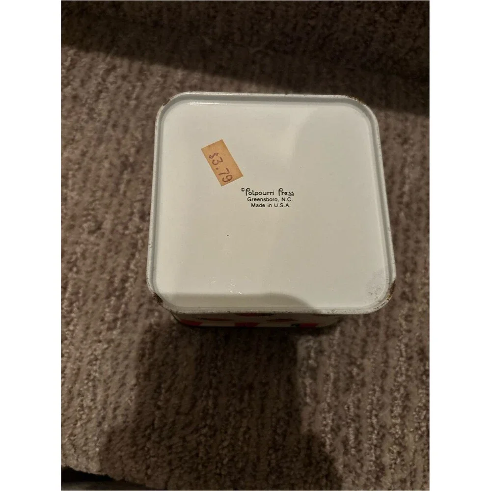 Potpourri Press vintage Tin with Coasters